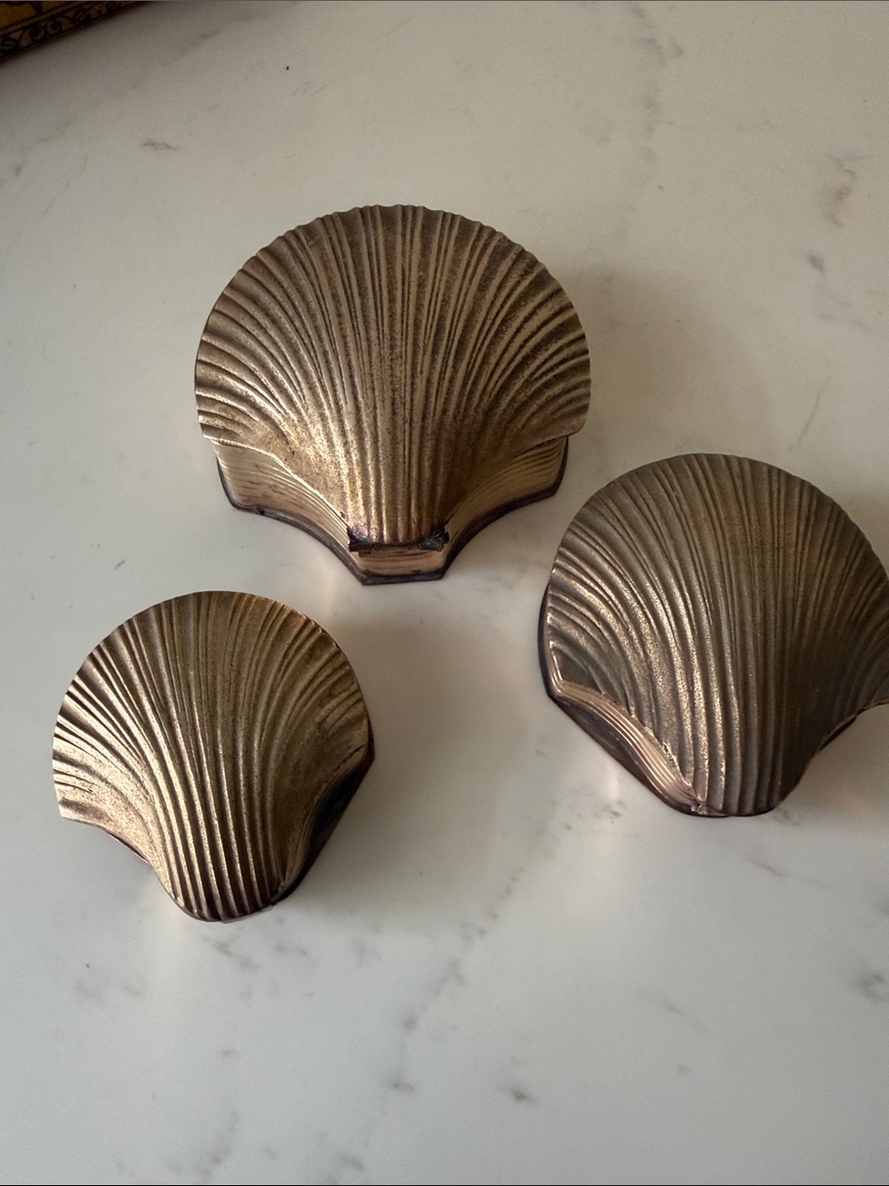 Vintage Nesting Brass Shell Trinket boxes Set of 3 - Picture 14 of 14
